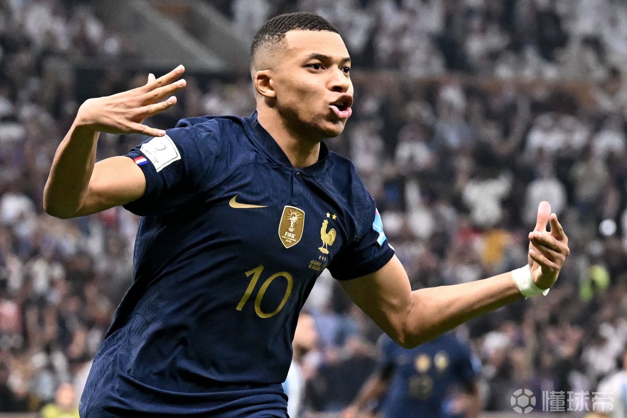 青训新规正式执行，俱乐部转会模式被迫改变（青训新政落地，俱乐部转会格局被动调整）