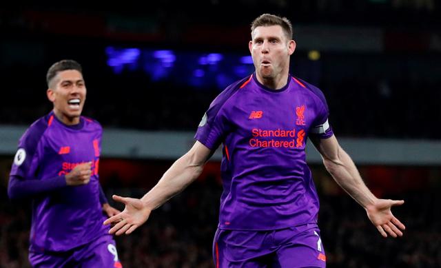 德天空：那不勒斯想签弗赖堡中场曼赞比顶替受伤的德布劳内（德天空：那不勒斯欲引进弗赖堡中场曼赞比，填补德布劳内伤缺）