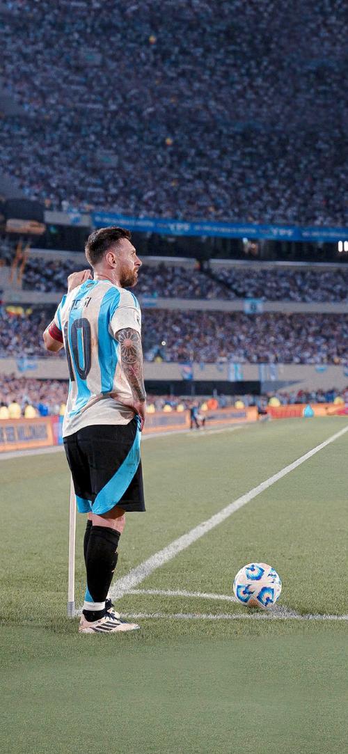 记者：罗马可能向佩7提供降薪合同，迪巴拉的续约要复杂得多（记者：罗马考虑向佩7提供降薪续约，迪巴拉的续约问题更为复杂）