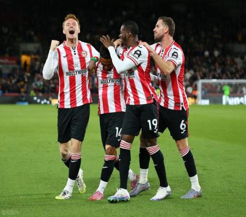 足球世界杯裁判否认偏袒传闻（世界杯裁判发声：未偏袒任何一方）