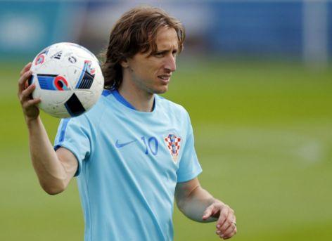 李可致谢申花球迷：奇迹虽未降临，但你们的支持始终坚定（李可感谢申花球迷：奇迹未至，你们的支持始终如一）