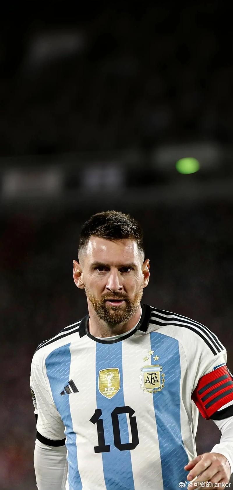 德媒：磁卡需大幅降薪才可能续约，队里已有他的接班人比朔夫（德媒：磁卡若不大幅降薪恐难续约，队内已将比朔夫视为其接班人）